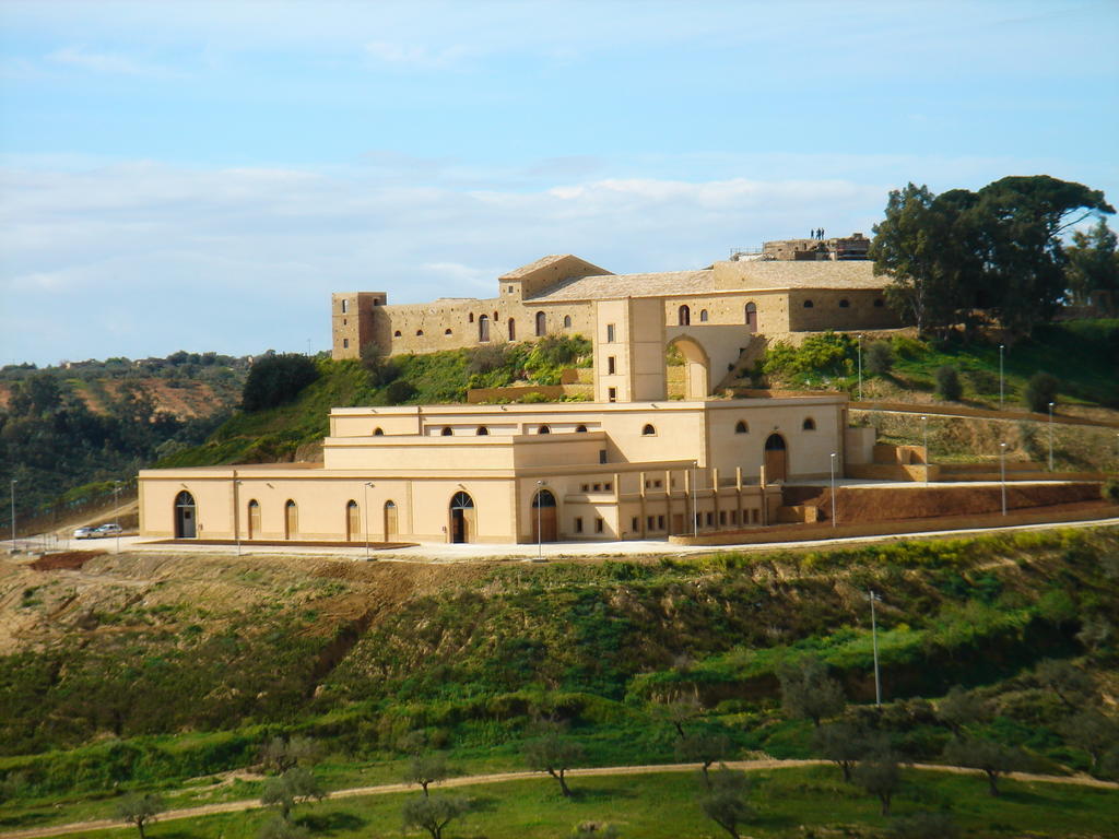 Wine Relais Feudi Del Pisciotto Villa Niscemi Luaran gambar